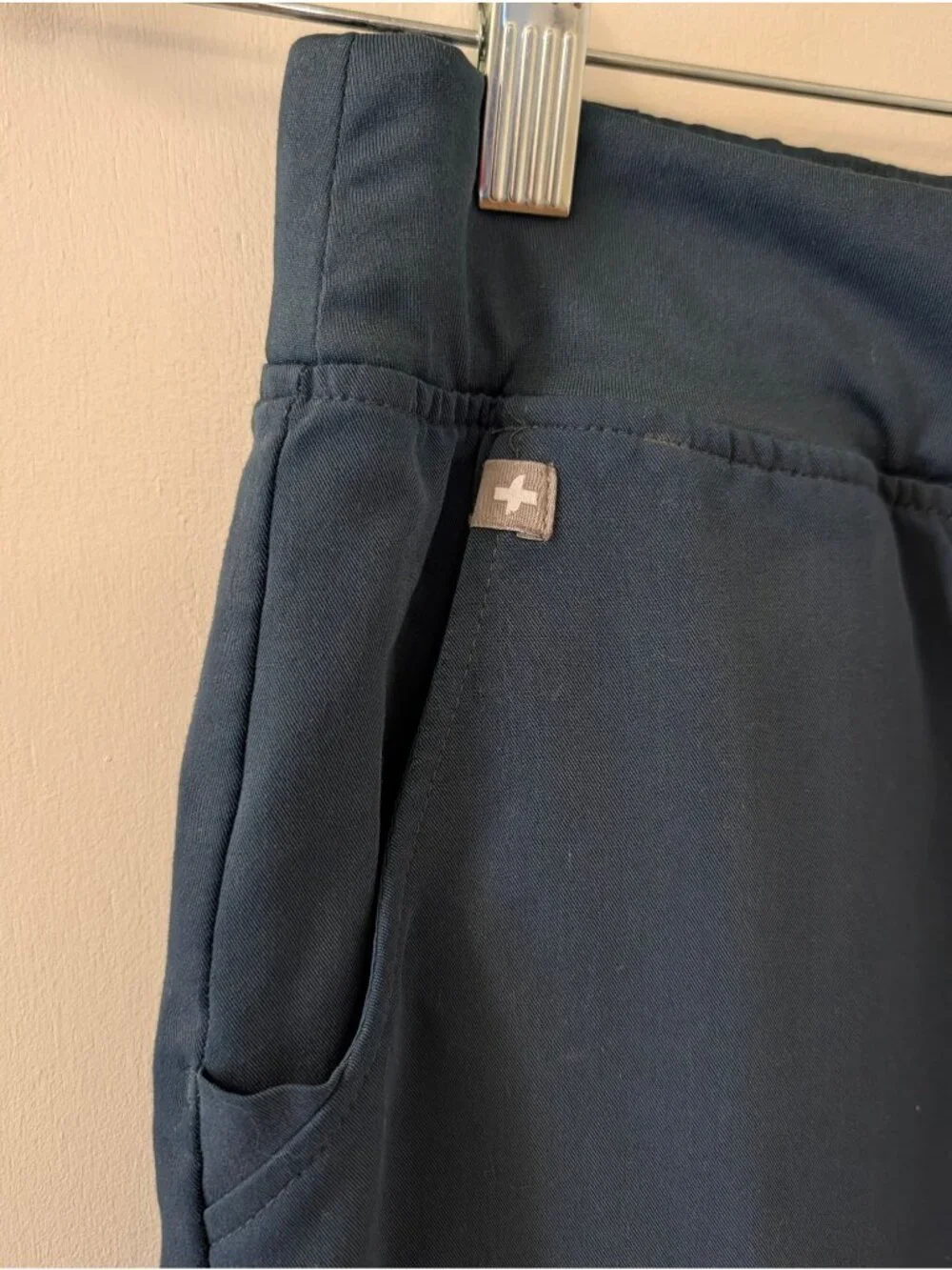 Figs Navy Blue Jogger Scrub Pants With Drawstring Waist & Multiple Pockets For M